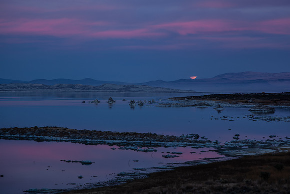 2019 May-Moonrise at sunset, Mono Lake